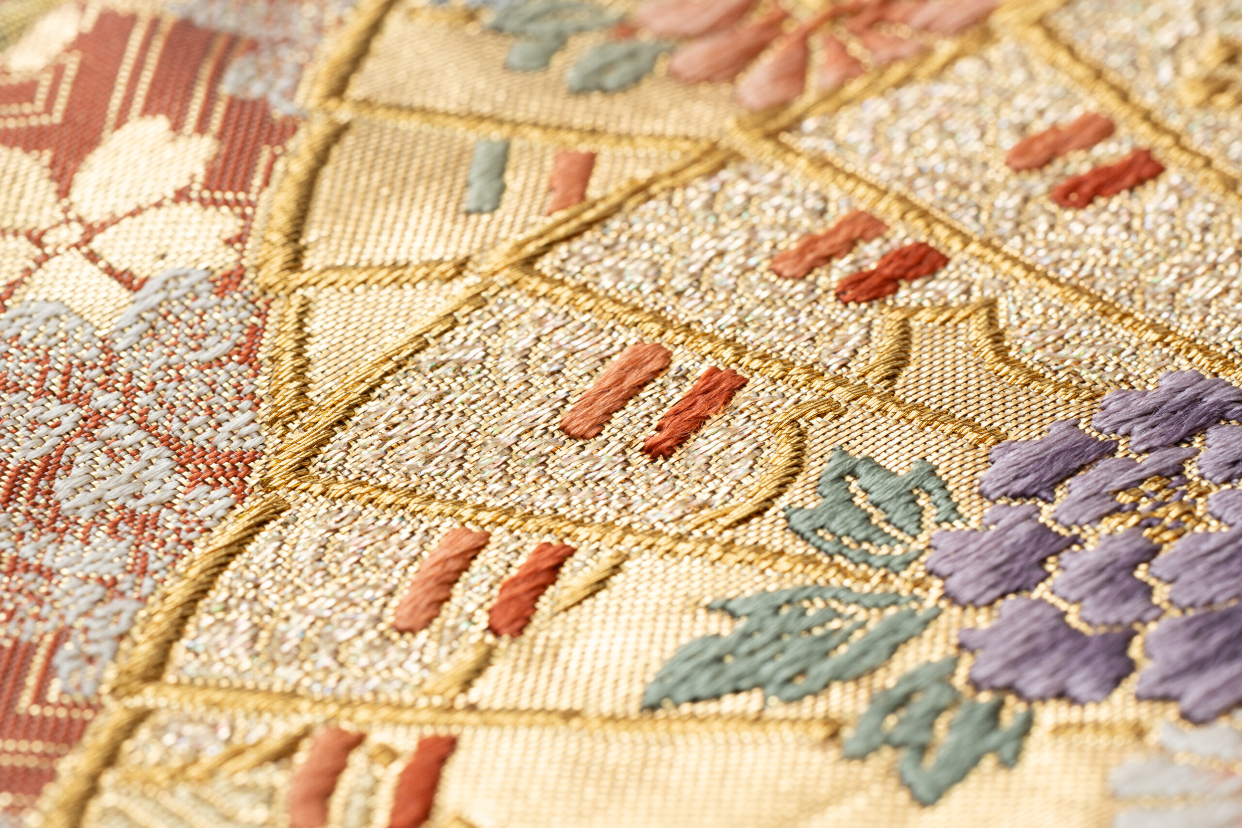 未使用の正絹帯のアップ